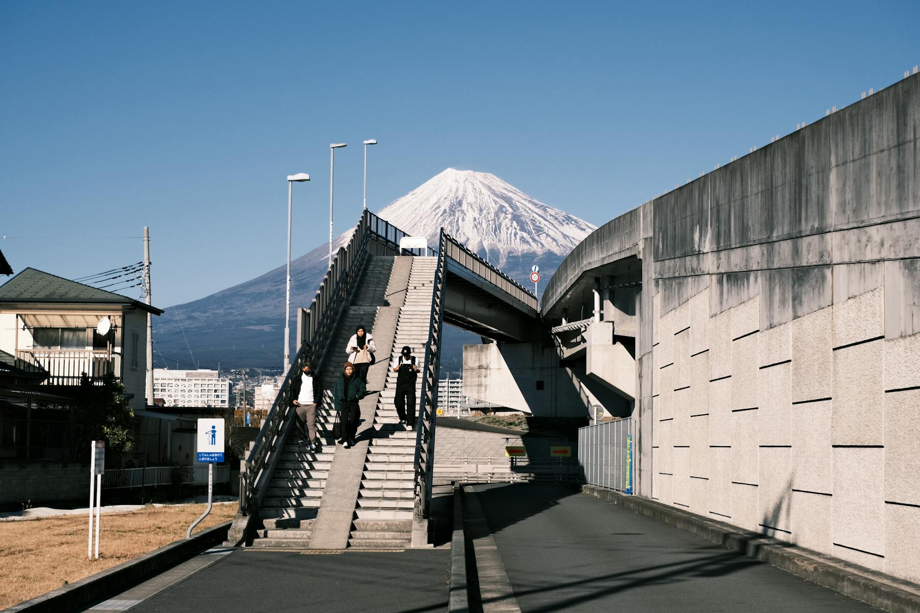 Kawaguchiko Ohashi Bridge: Mt. Fuji Views & Travel Tips