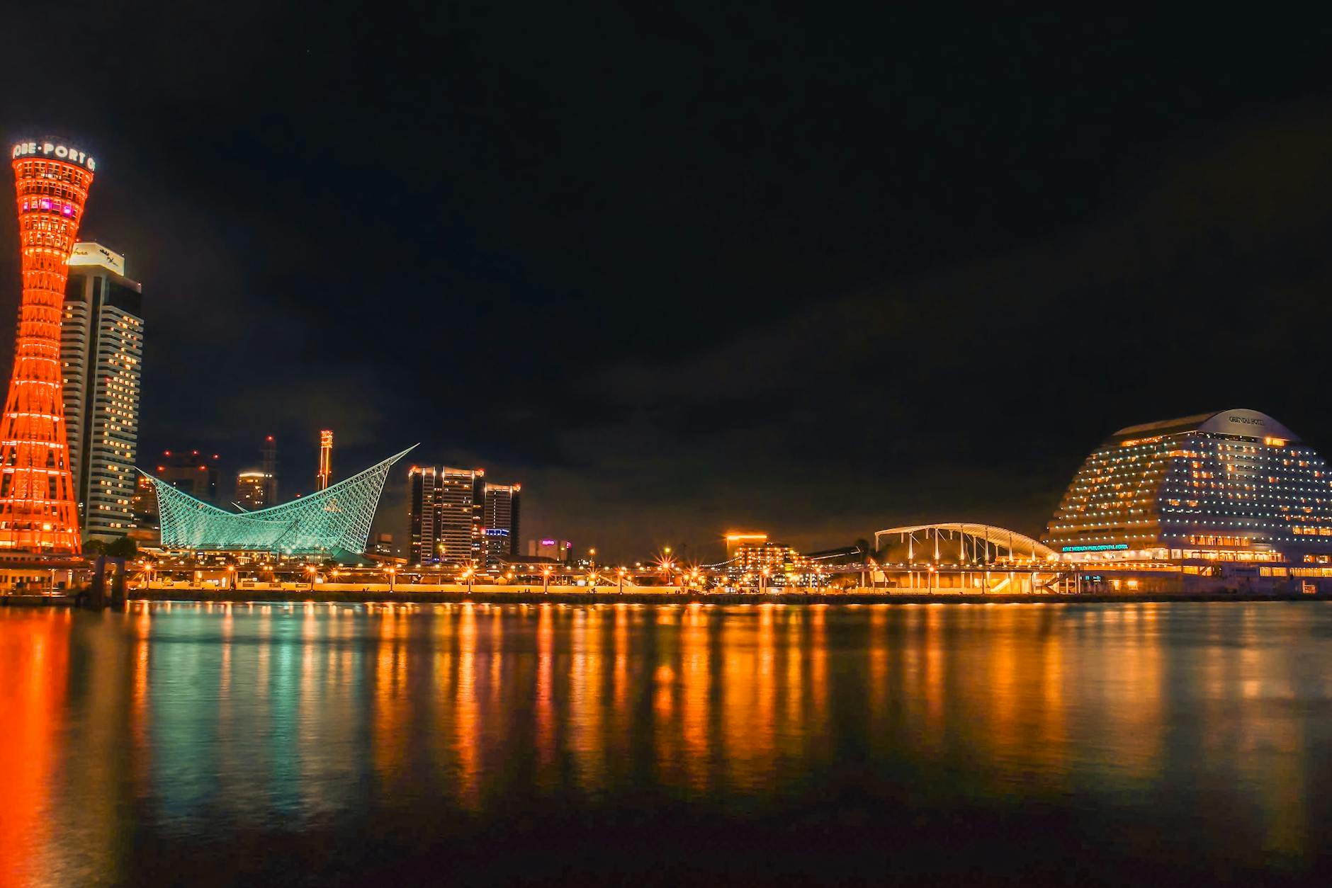 kobe japan harbor port waterfront night — Tuấn Vũ / Pexels