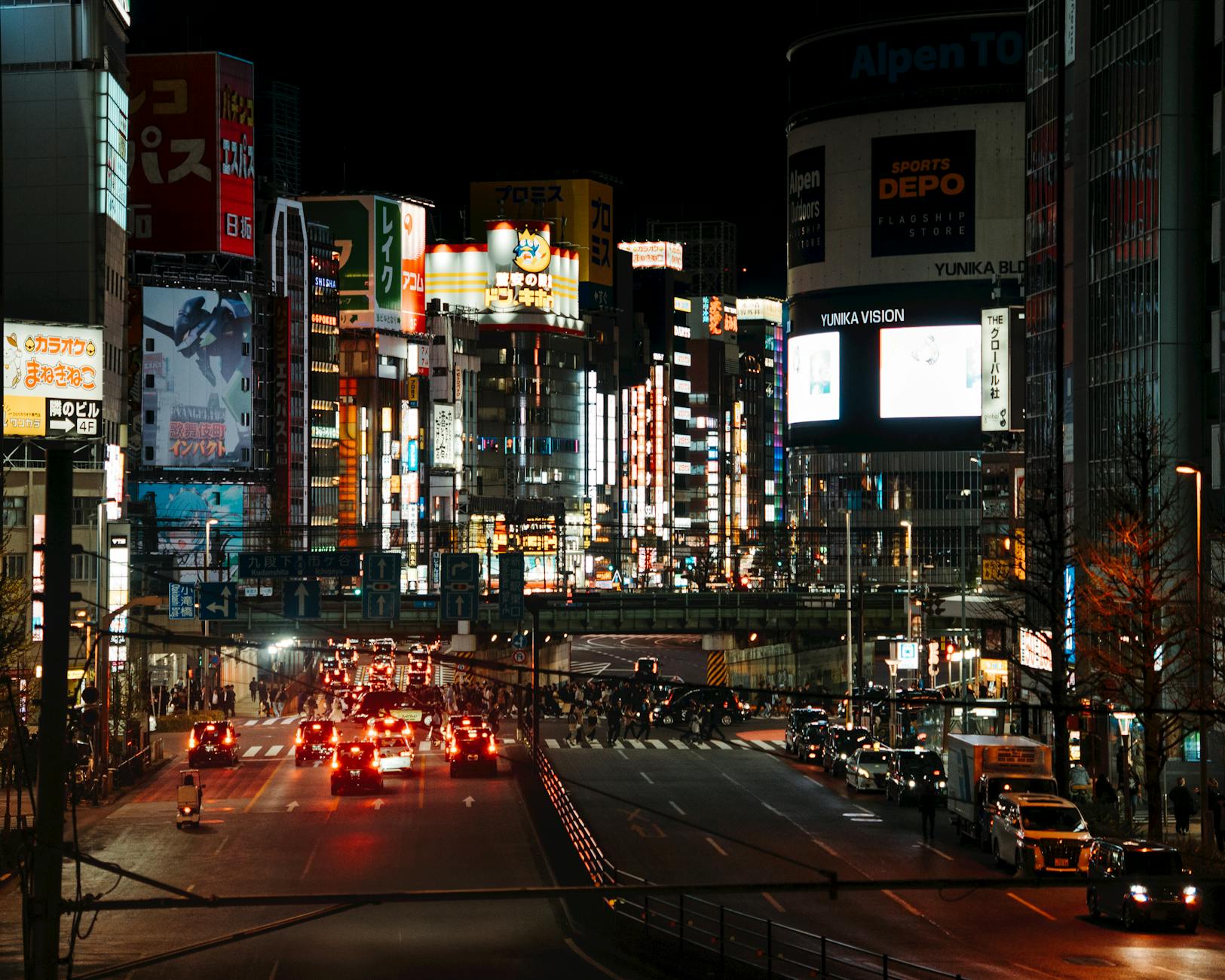 tokyo nightlife districts guide img1 — Calvin Rasidi / Pexels