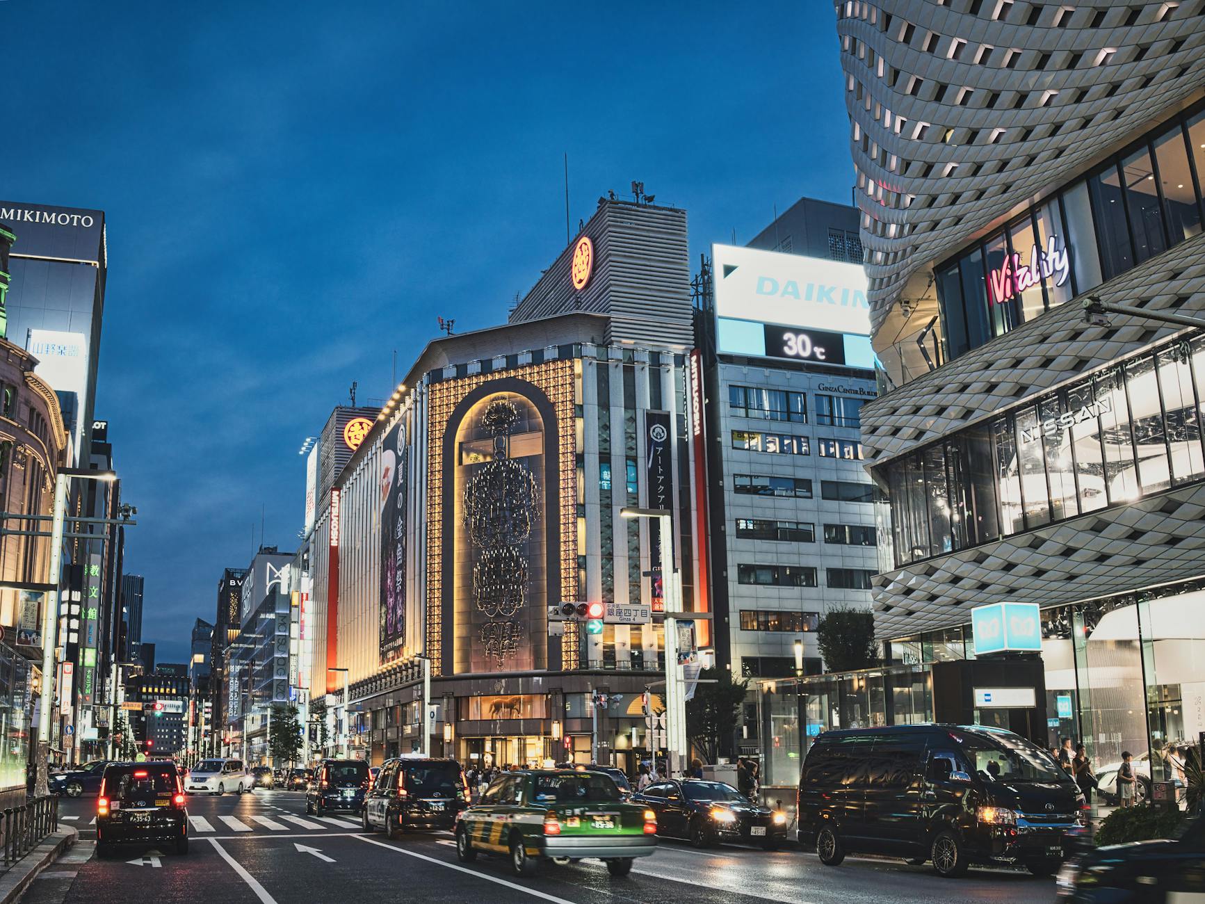 tokyo shopping guide — Fernando B M / Pexels