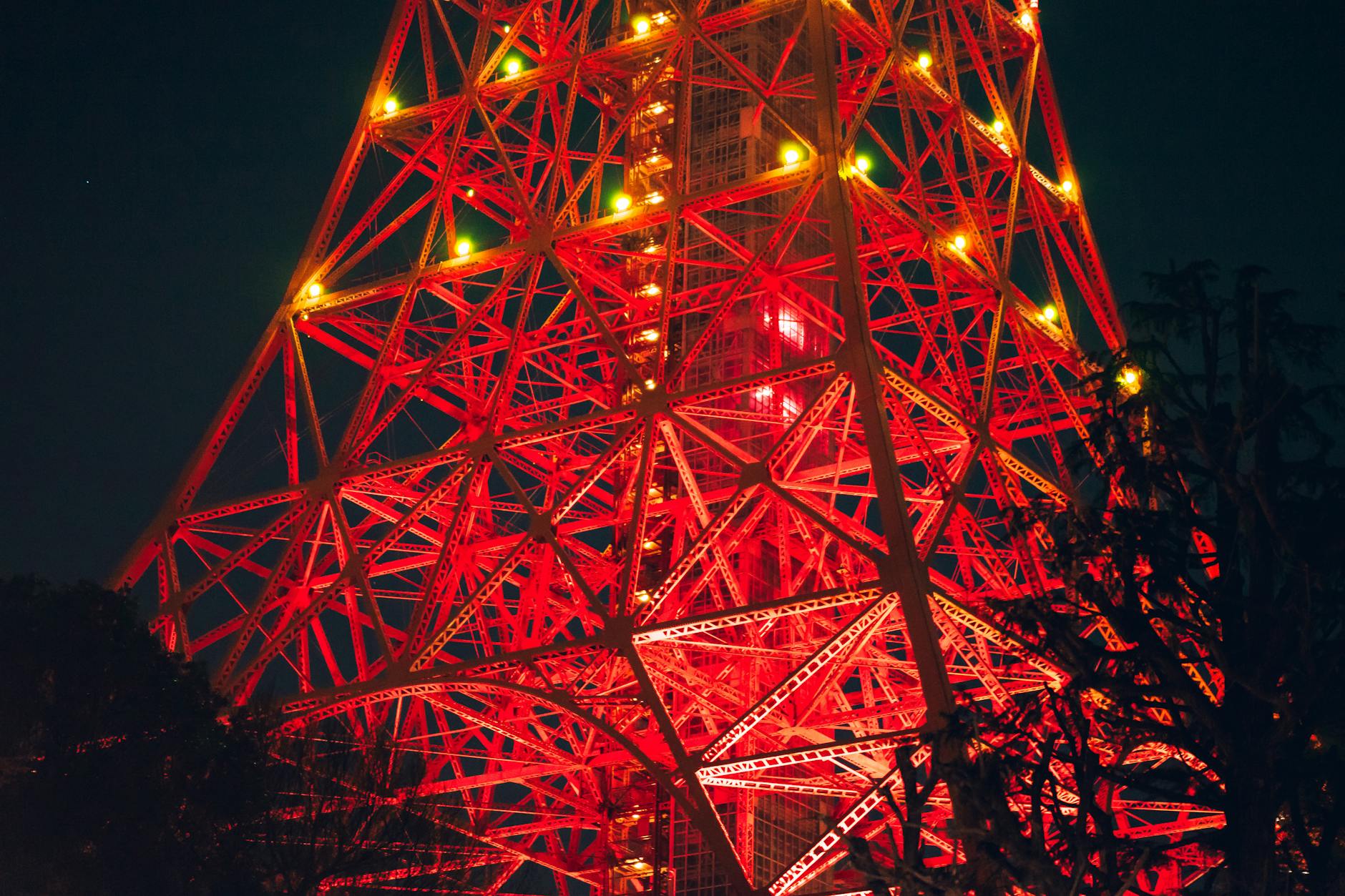 tokyo skytree vs tokyo tower guide tower1 — Szymon Shields / Pexels