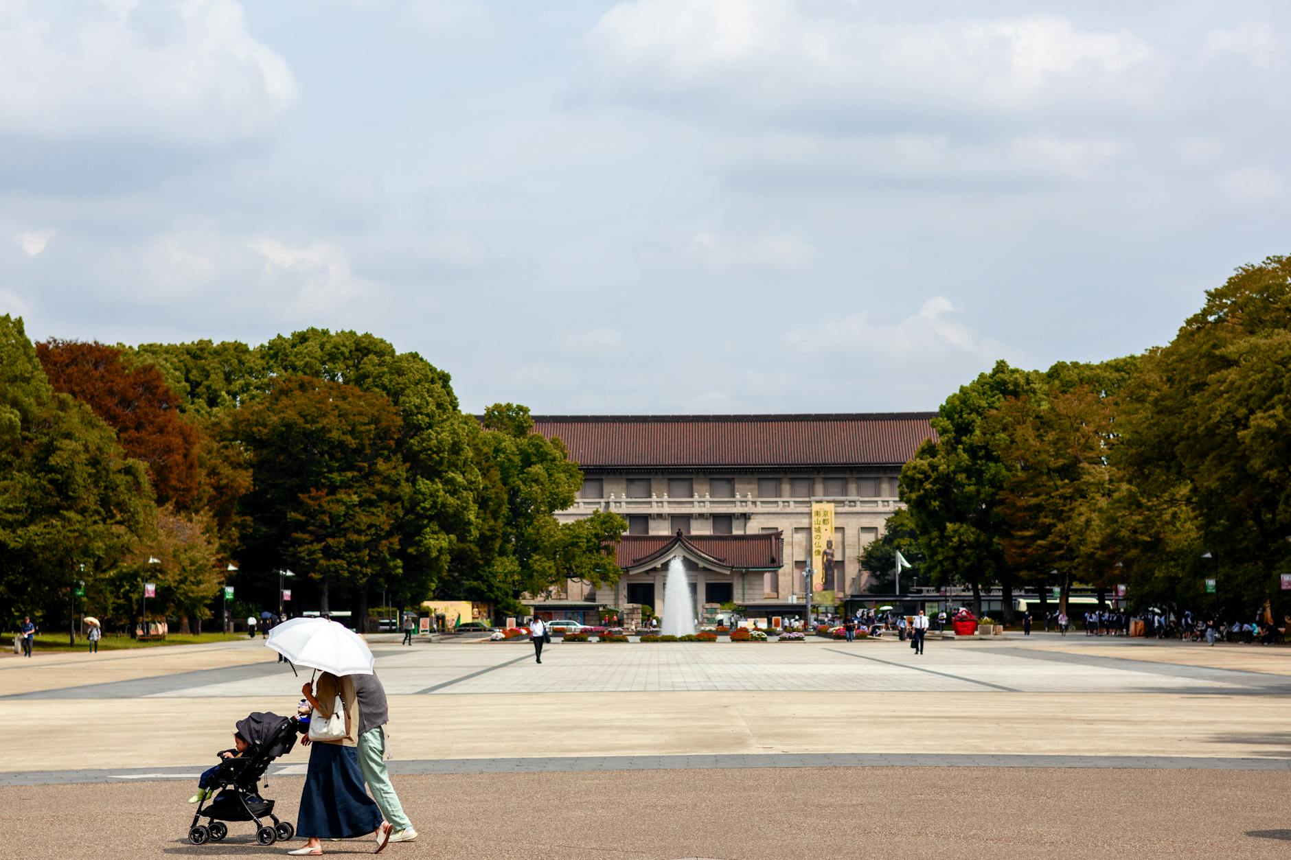 tokyo with kids guide kids2 — Mauricio Ortiz / Pexels